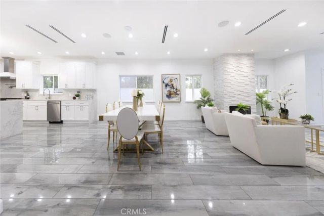 5157 Avenida Oriente, Tarzana, CA 91356