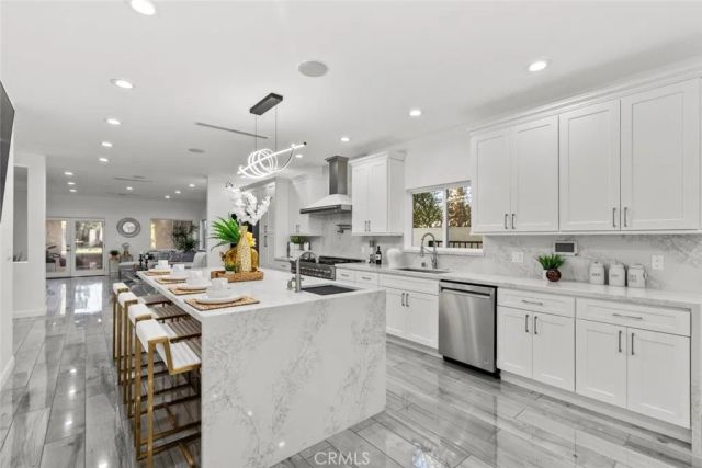5157 Avenida Oriente, Tarzana, CA 91356