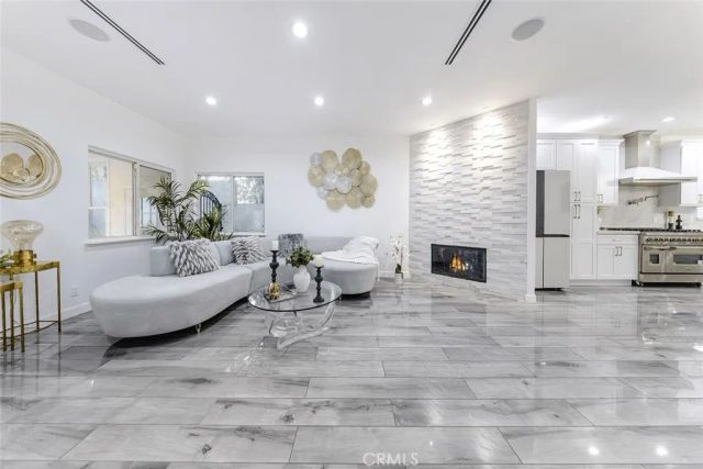 5157 Avenida Oriente, Tarzana, CA 91356