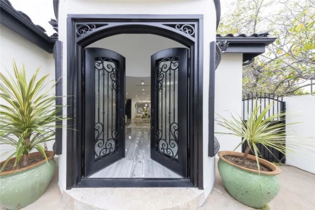 5157 Avenida Oriente, Tarzana, CA 91356