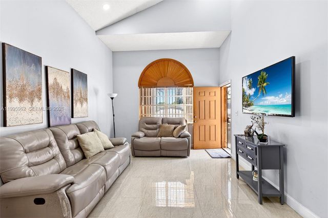 7821 SW 9th Ter, Miami, FL 33144