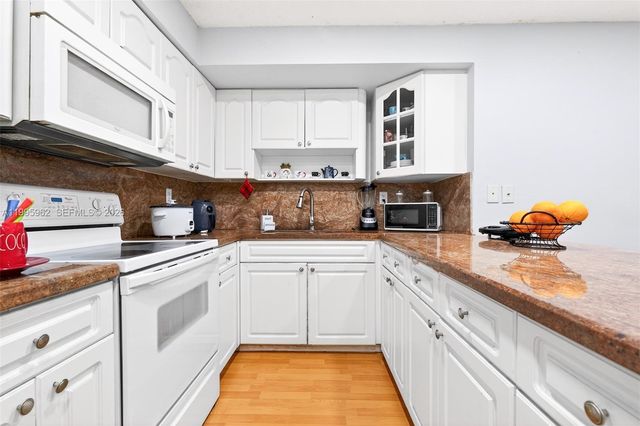 7821 SW 9th Ter, Miami, FL 33144