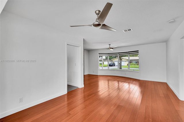 5320 SW 8th St, Plantation, FL 33317