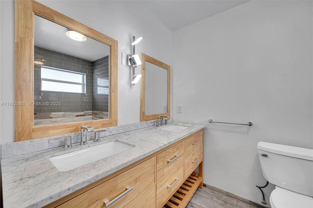 5320 SW 8th St, Plantation, FL 33317