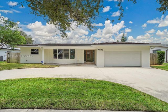 5320 SW 8th St, Plantation, FL 33317
