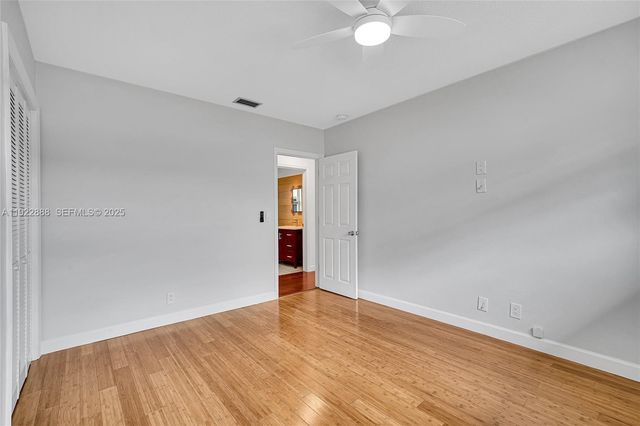 5320 SW 8th St, Plantation, FL 33317