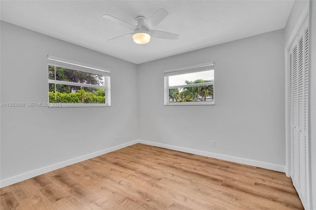 5320 SW 8th St, Plantation, FL 33317