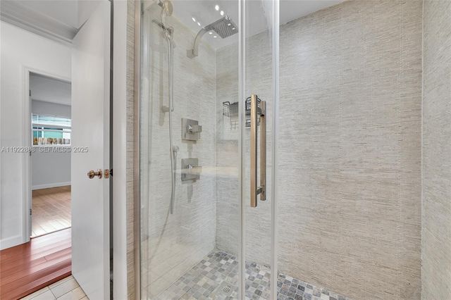 5320 SW 8th St, Plantation, FL 33317