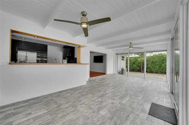 5320 SW 8th St, Plantation, FL 33317