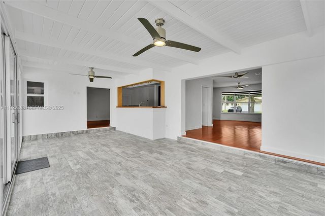 5320 SW 8th St, Plantation, FL 33317