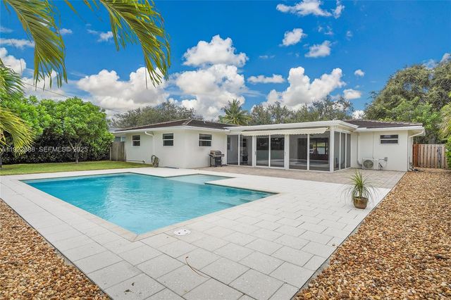 5320 SW 8th St, Plantation, FL 33317