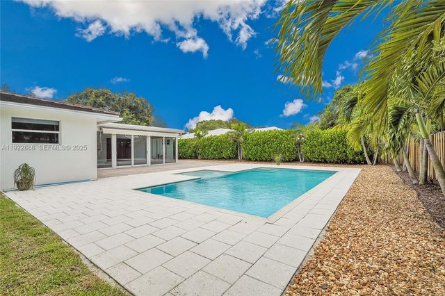 5320 SW 8th St, Plantation, FL 33317