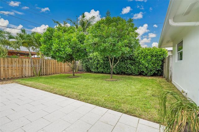 5320 SW 8th St, Plantation, FL 33317