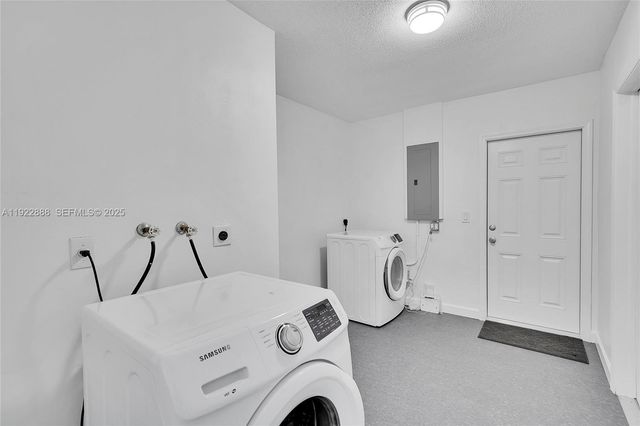 5320 SW 8th St, Plantation, FL 33317