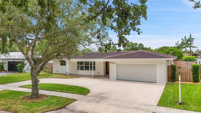 5320 SW 8th St, Plantation, FL 33317
