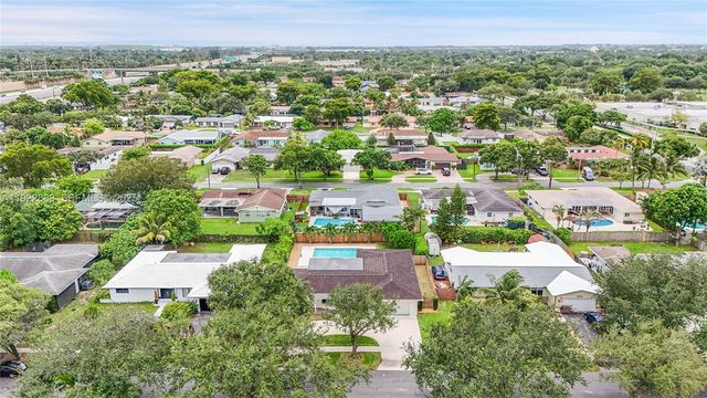 5320 SW 8th St, Plantation, FL 33317