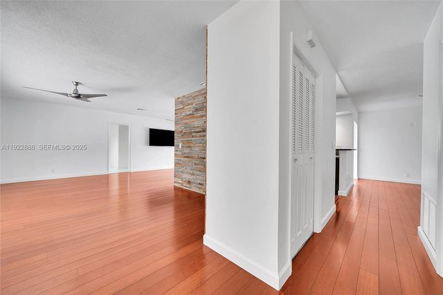 5320 SW 8th St, Plantation, FL 33317