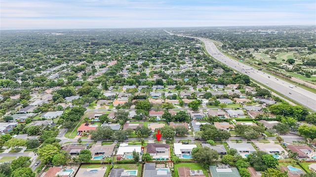 5320 SW 8th St, Plantation, FL 33317