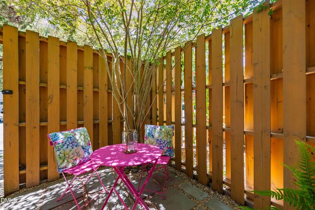 220 Elizabeth Street B4, Chapel Hill, NC 27514