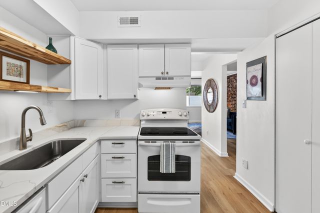 220 Elizabeth Street B4, Chapel Hill, NC 27514