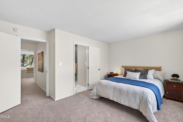 220 Elizabeth Street B4, Chapel Hill, NC 27514