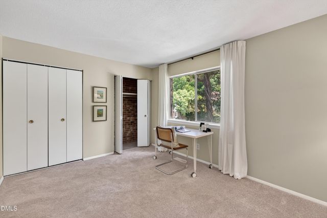 220 Elizabeth Street B4, Chapel Hill, NC 27514