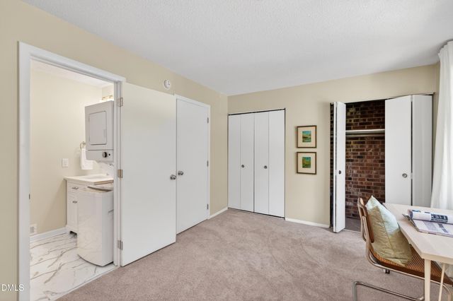 220 Elizabeth Street B4, Chapel Hill, NC 27514