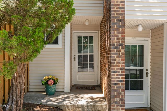 220 Elizabeth Street B4, Chapel Hill, NC 27514
