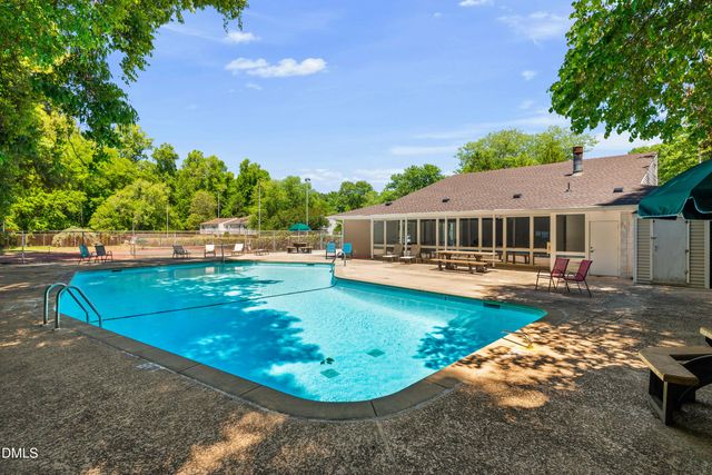220 Elizabeth Street B4, Chapel Hill, NC 27514
