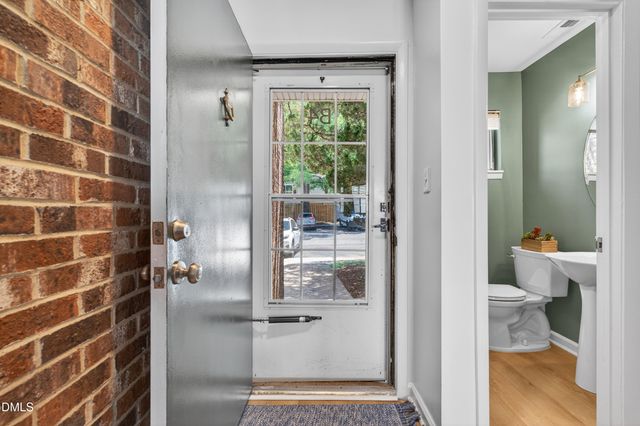 220 Elizabeth Street B4, Chapel Hill, NC 27514