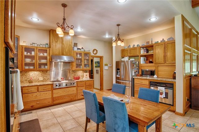 7755 Fm 1295, Moulton, TX 77975