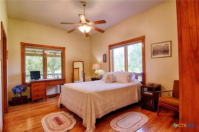 7755 Fm 1295, Moulton, TX 77975