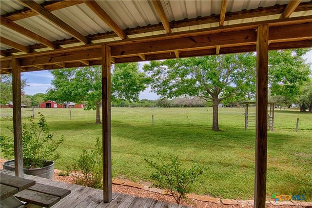 7755 Fm 1295, Moulton, TX 77975