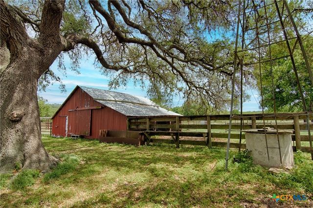 7755 Fm 1295, Moulton, TX 77975