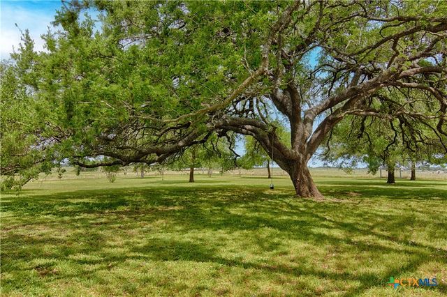 7755 Fm 1295, Moulton, TX 77975