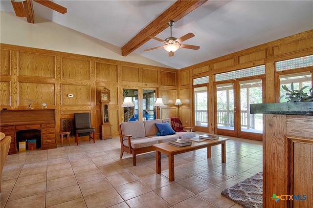 7755 Fm 1295, Moulton, TX 77975
