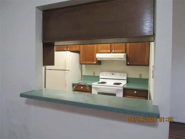 17401 Red Oak Drive 82, Houston, TX 77090
