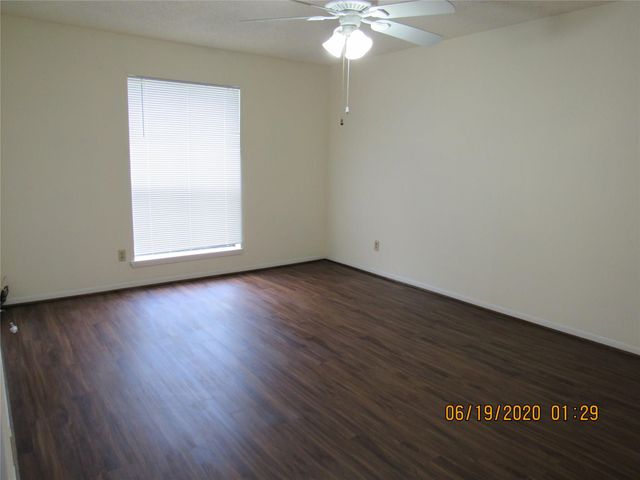 17401 Red Oak Drive 82, Houston, TX 77090