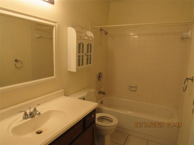 17401 Red Oak Drive 82, Houston, TX 77090