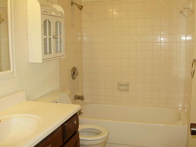 17401 Red Oak Drive 82, Houston, TX 77090
