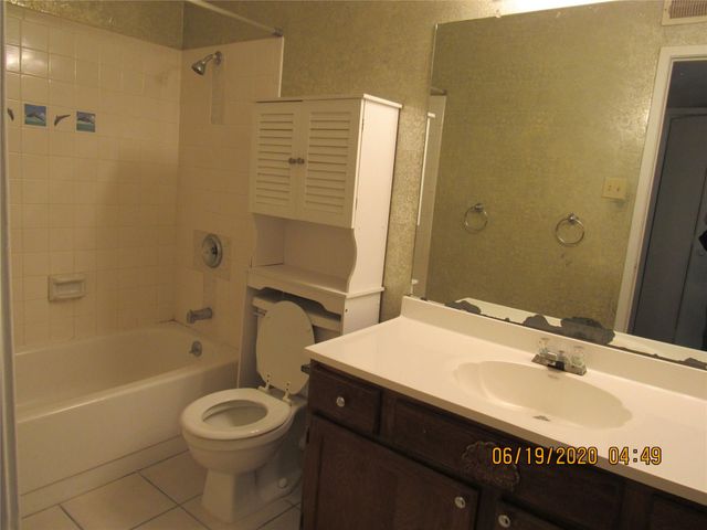 17401 Red Oak Drive 82, Houston, TX 77090