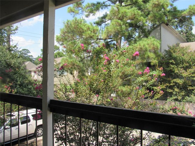 17401 Red Oak Drive 82, Houston, TX 77090