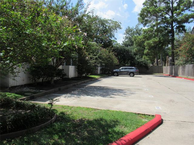 17401 Red Oak Drive 82, Houston, TX 77090