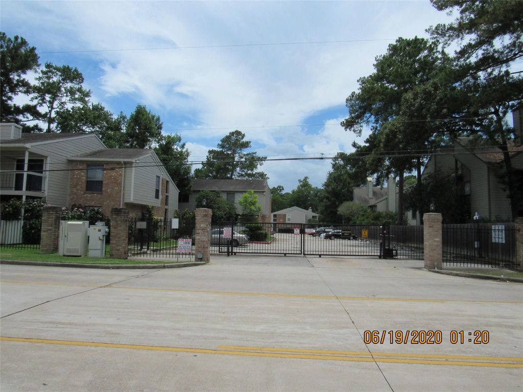 17401 Red Oak Drive 82, Houston, TX 77090