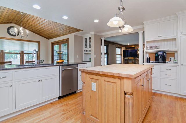 2078 SANDALWOOD COURT, Green Bay, WI 54304