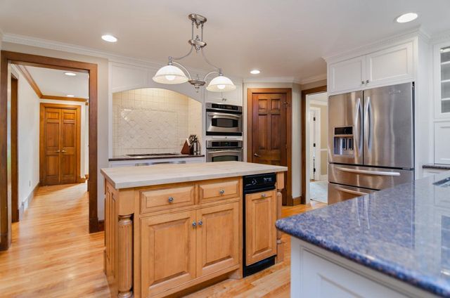 2078 SANDALWOOD COURT, Green Bay, WI 54304