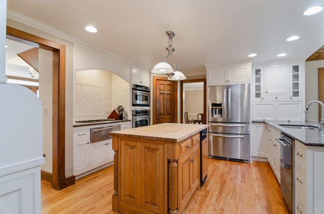 2078 SANDALWOOD COURT, Green Bay, WI 54304