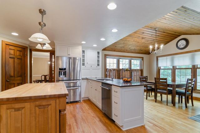 2078 SANDALWOOD COURT, Green Bay, WI 54304