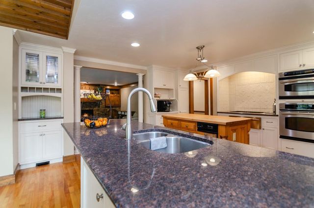 2078 SANDALWOOD COURT, Green Bay, WI 54304