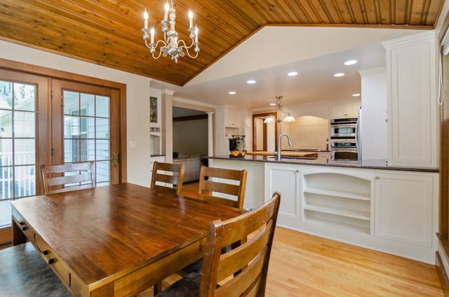 2078 SANDALWOOD COURT, Green Bay, WI 54304